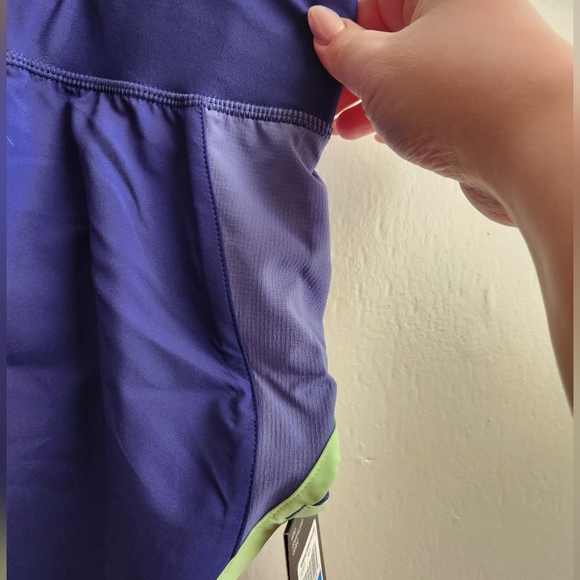 Under Armour- Fitted Shorts - Picture 3 of 8